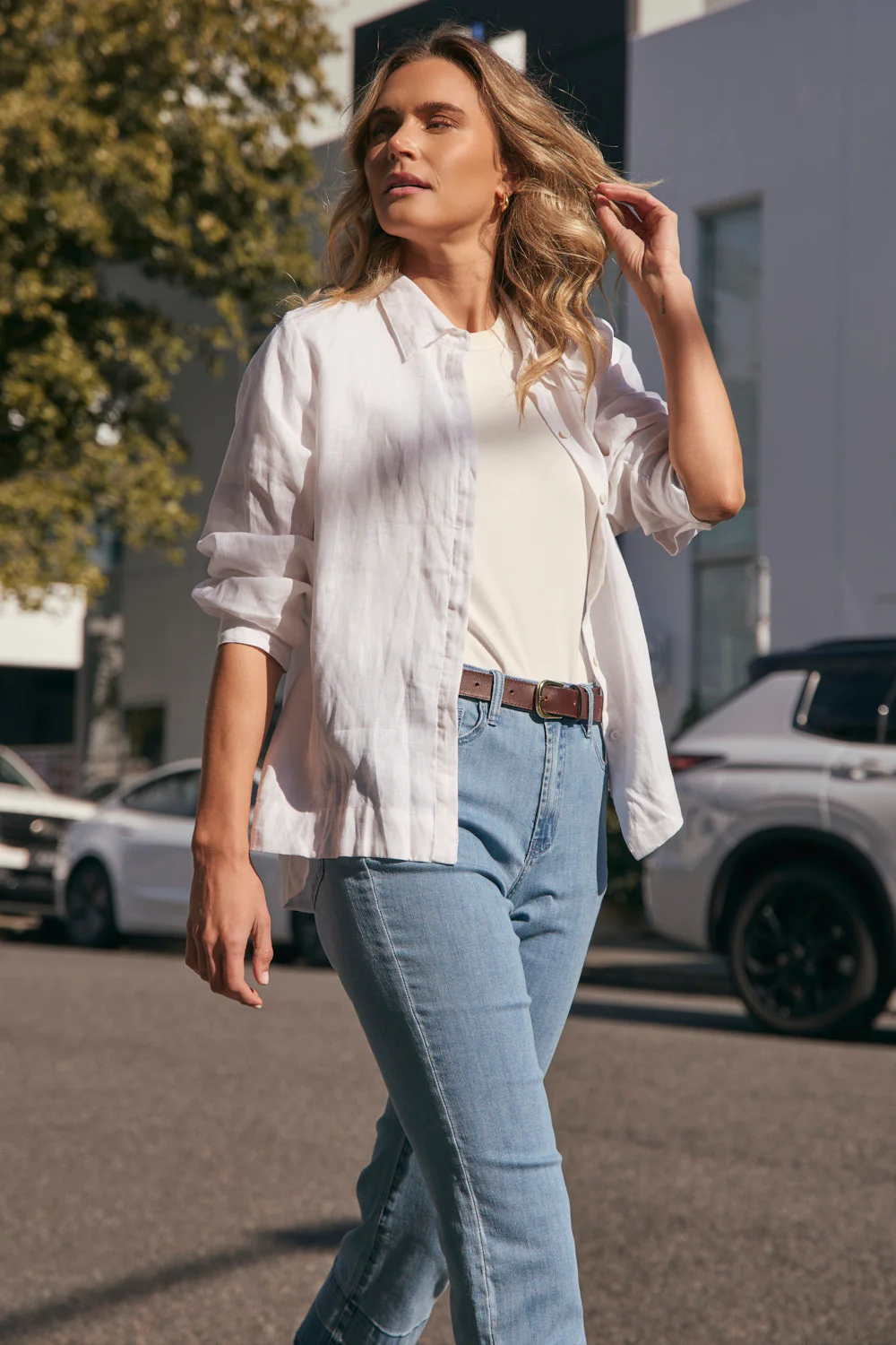 Adrift Denim Cropped Straight Leg Jeans in Light Wash - Image 3