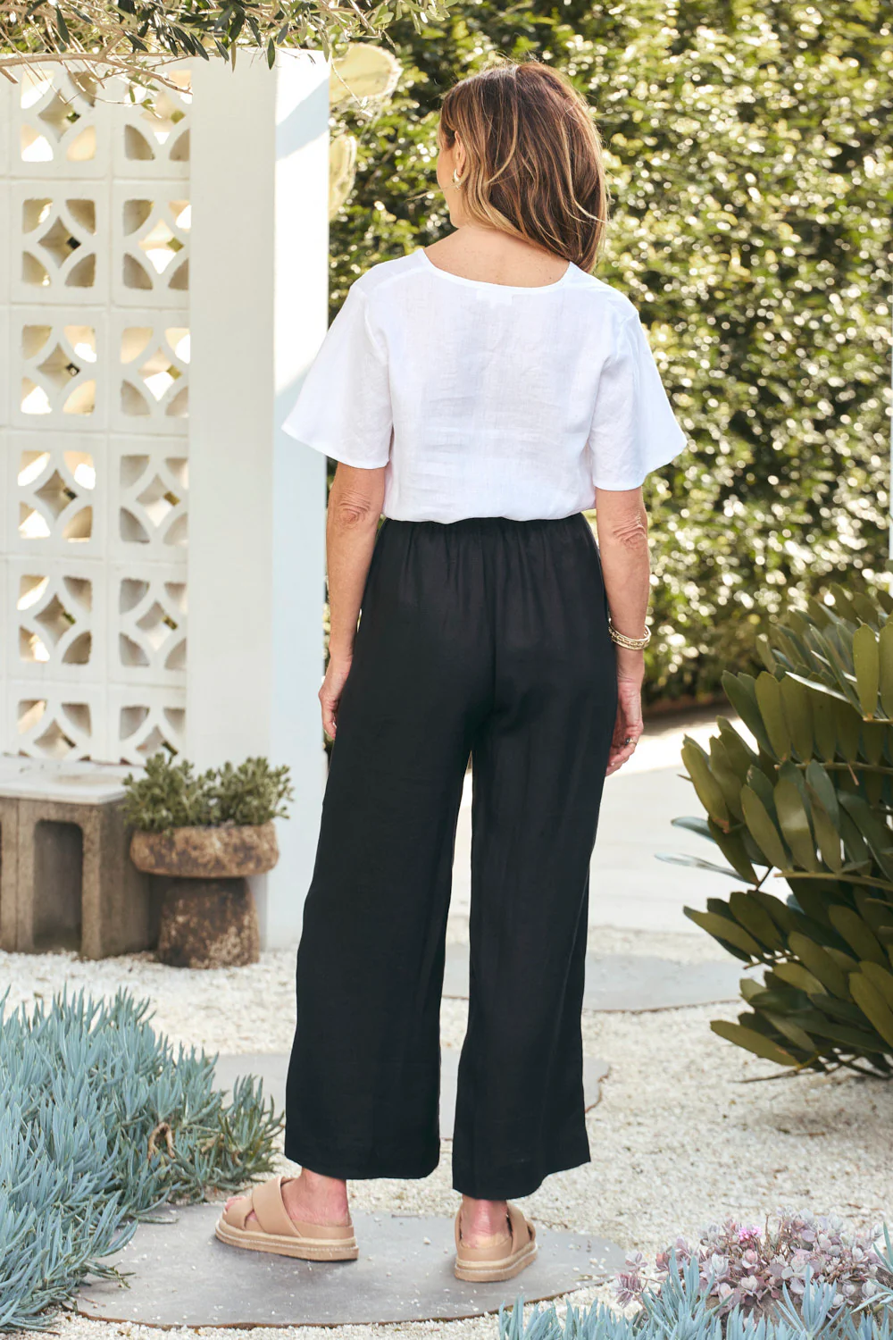 Breezy Relaxed Linen Pant in Black - Image 3