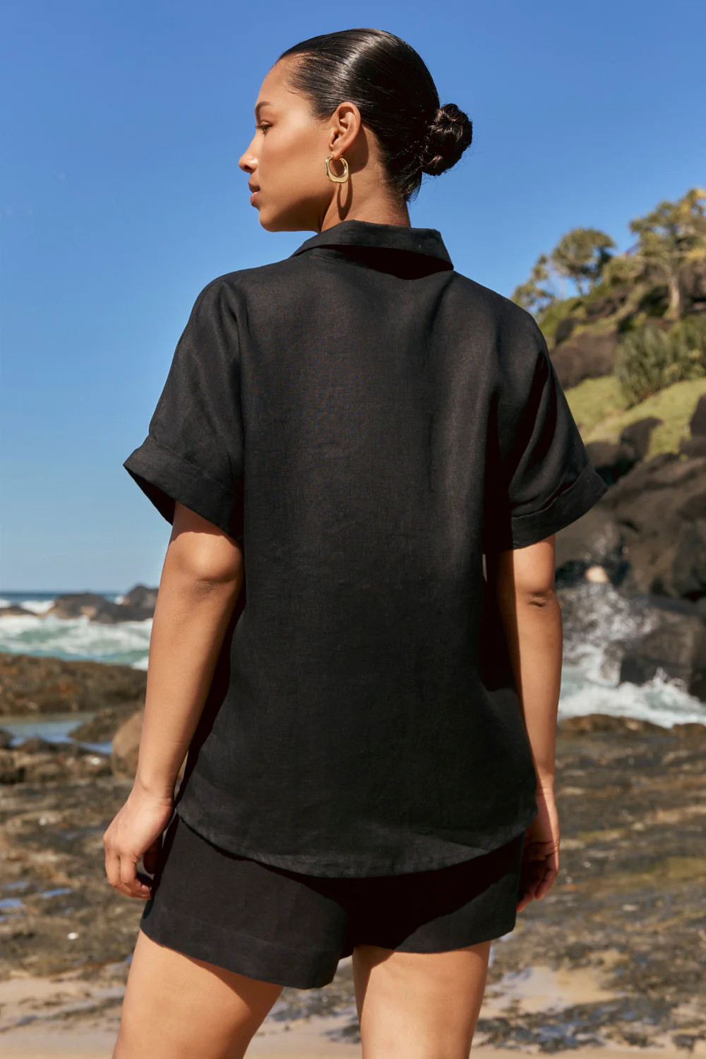 Carmen Linen Shirt in Black - Image 4