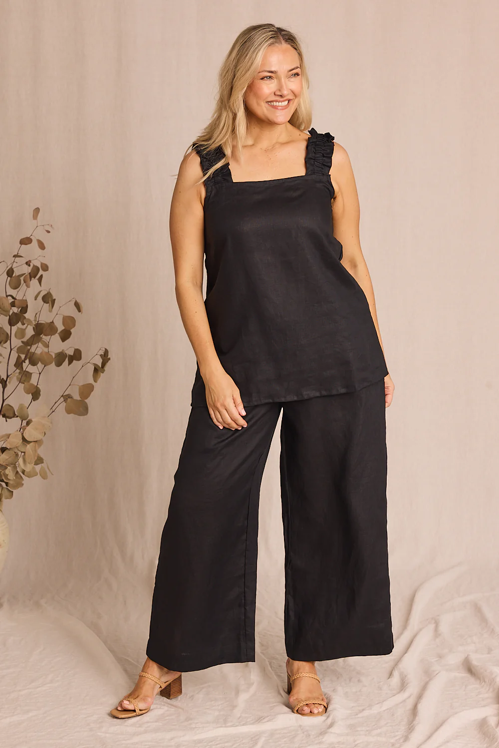 Claire Linen Summer Top in Black - Image 5