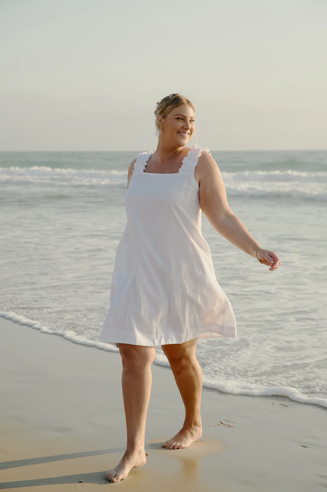 Claire Short Linen Dress in White - Image 4