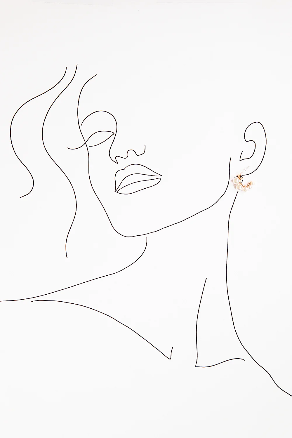 Hanson Glass Pearl Hoops in Cream - Image 2