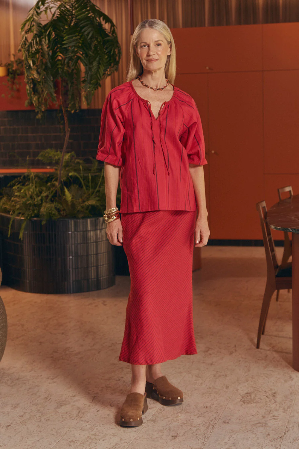 Katie Linen Bias Cut Skirt in Very Berry - Image 2