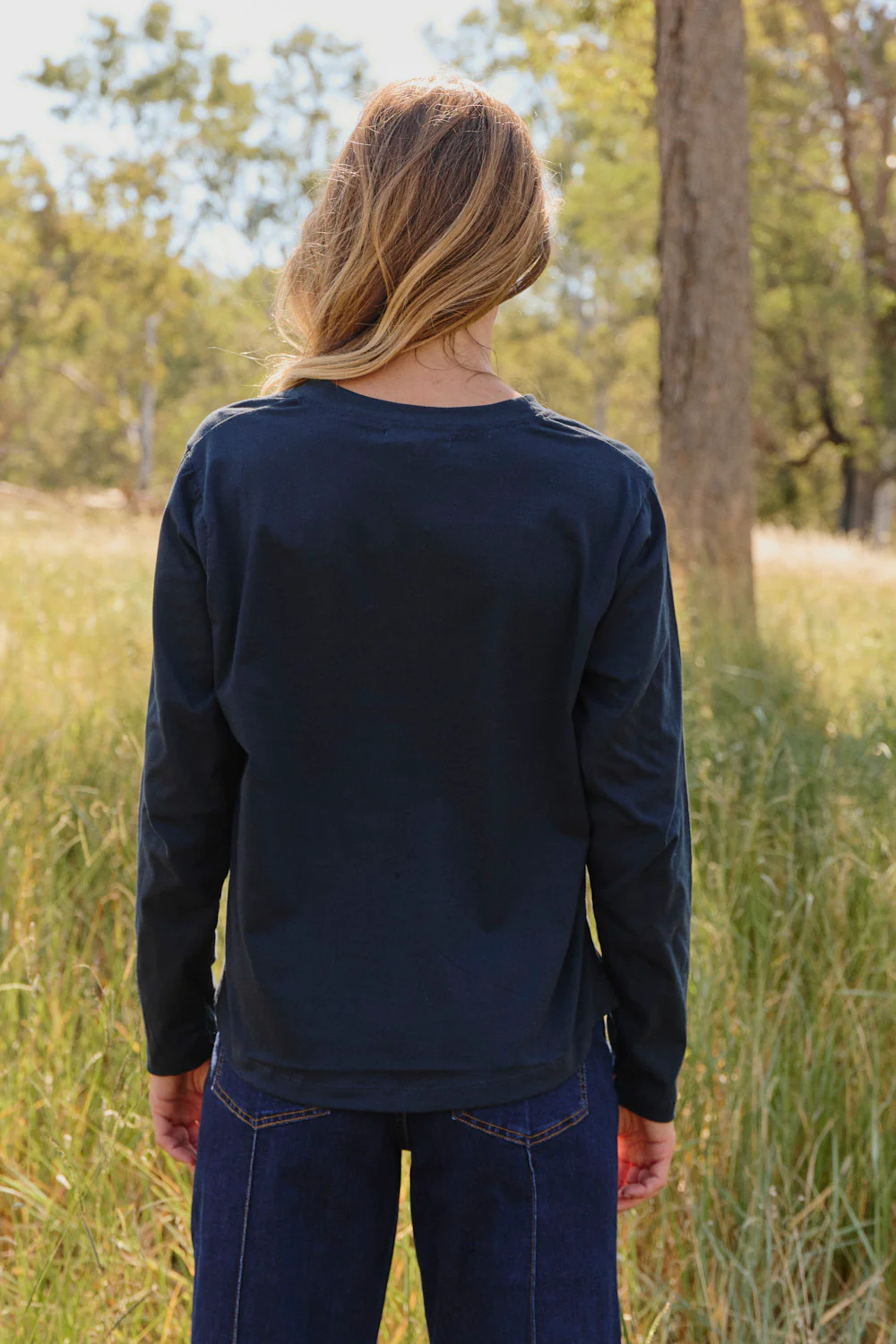 Long Sleeve Round Neck Classic T-Shirt in Navy - Image 3