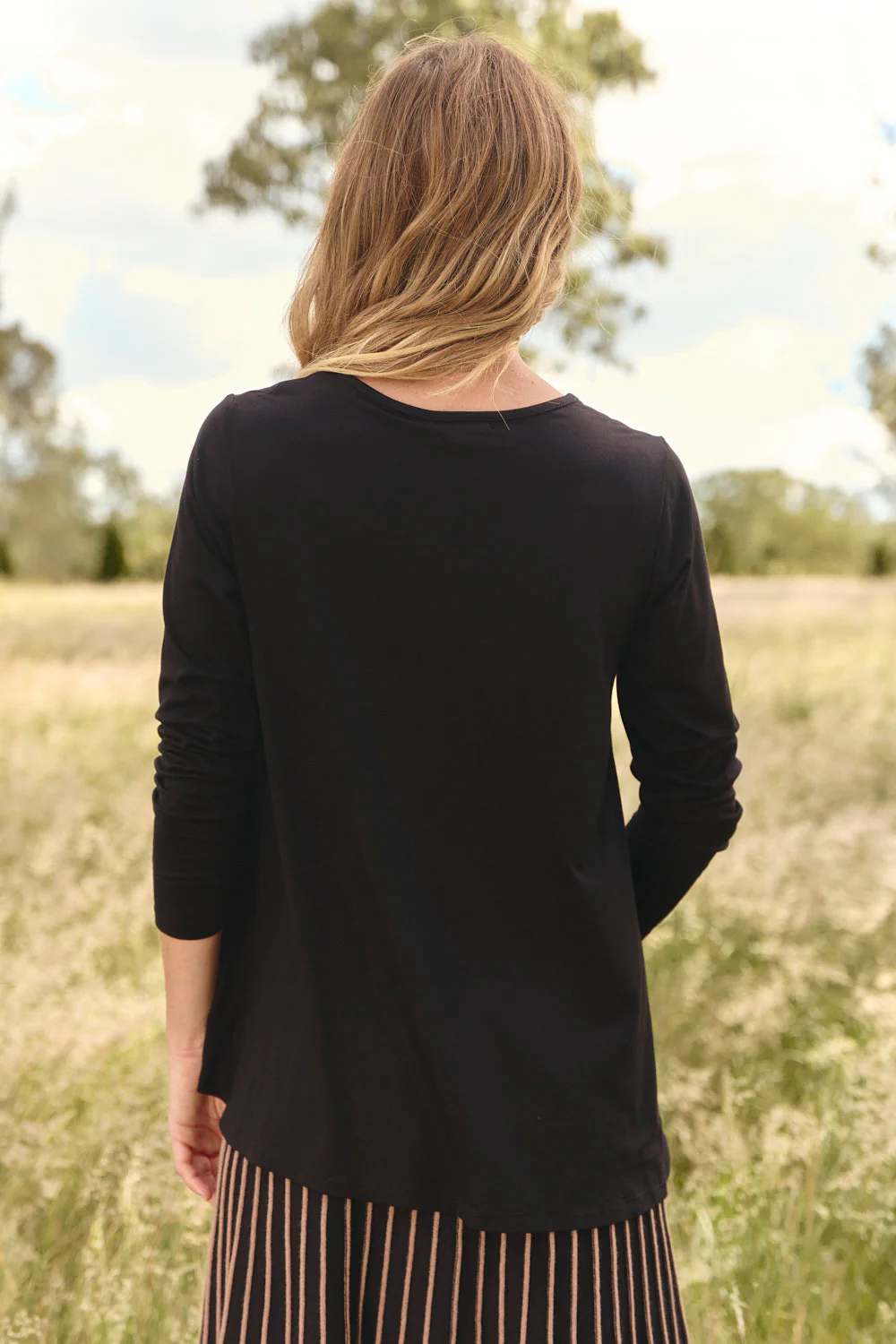 Long Sleeve Swing Tee in Black - Image 5