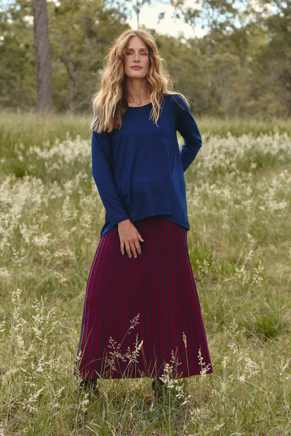 Long Sleeve Swing Tee in Navy - Image 5