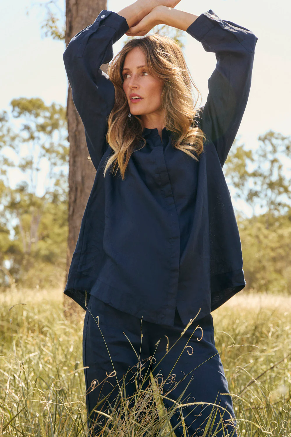 Oversized Linen Boyfriend Shirt in Navy - Image 3
