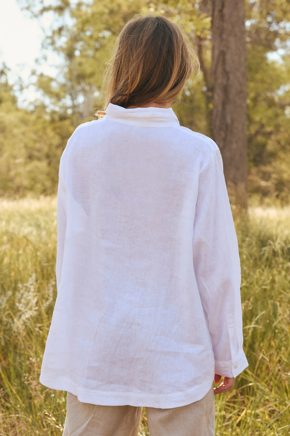 Oversized Linen Boyfriend Shirt in White - Image 3