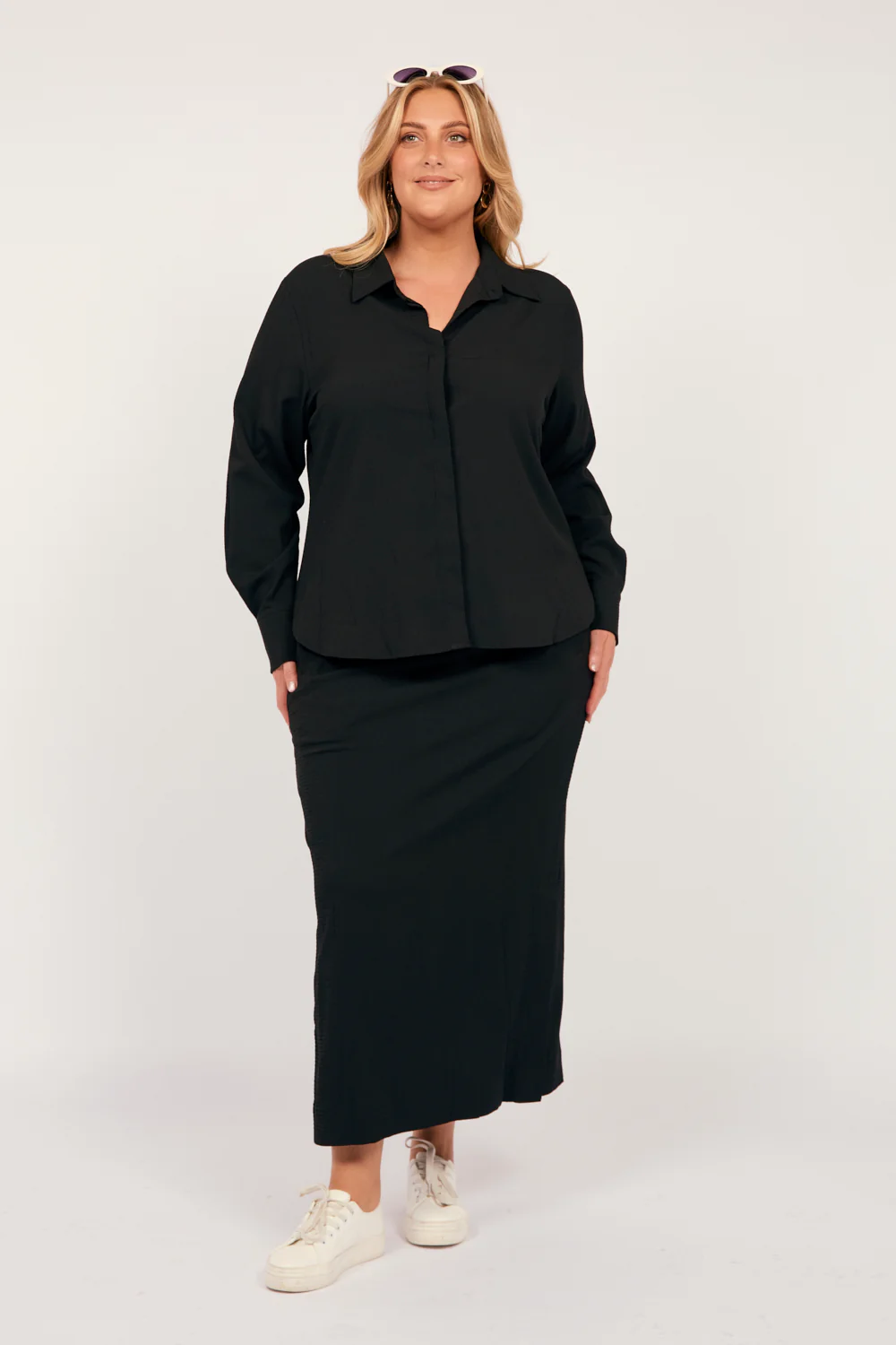 Relaxed Travel Skirt in Black - Image 8