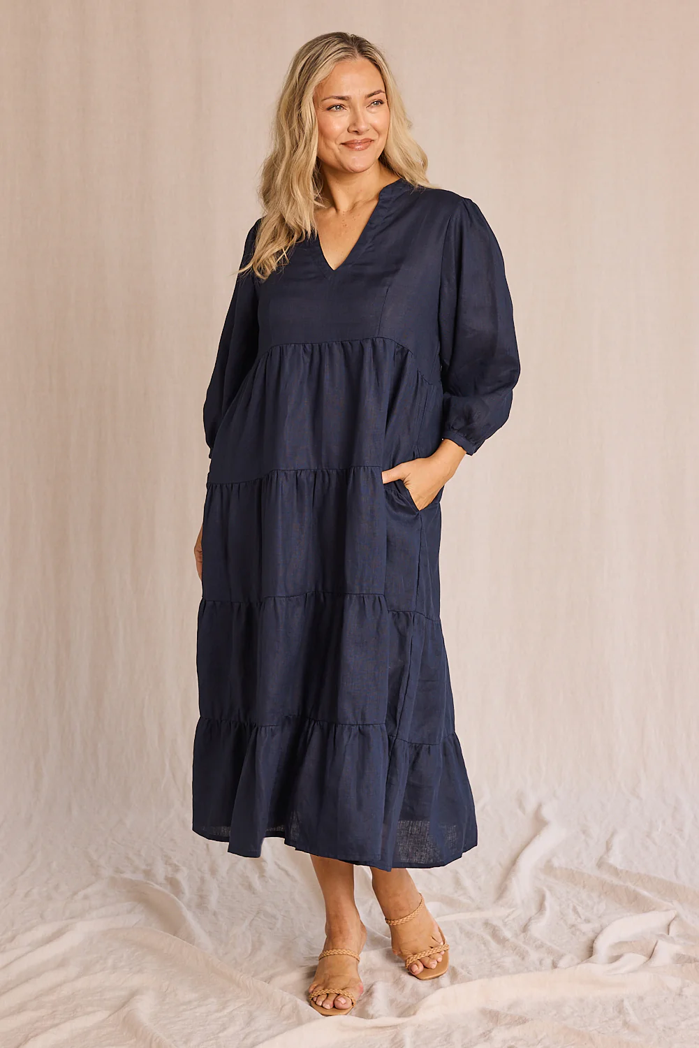 Sabre Linen V-Neck Dress in Navy - Image 3