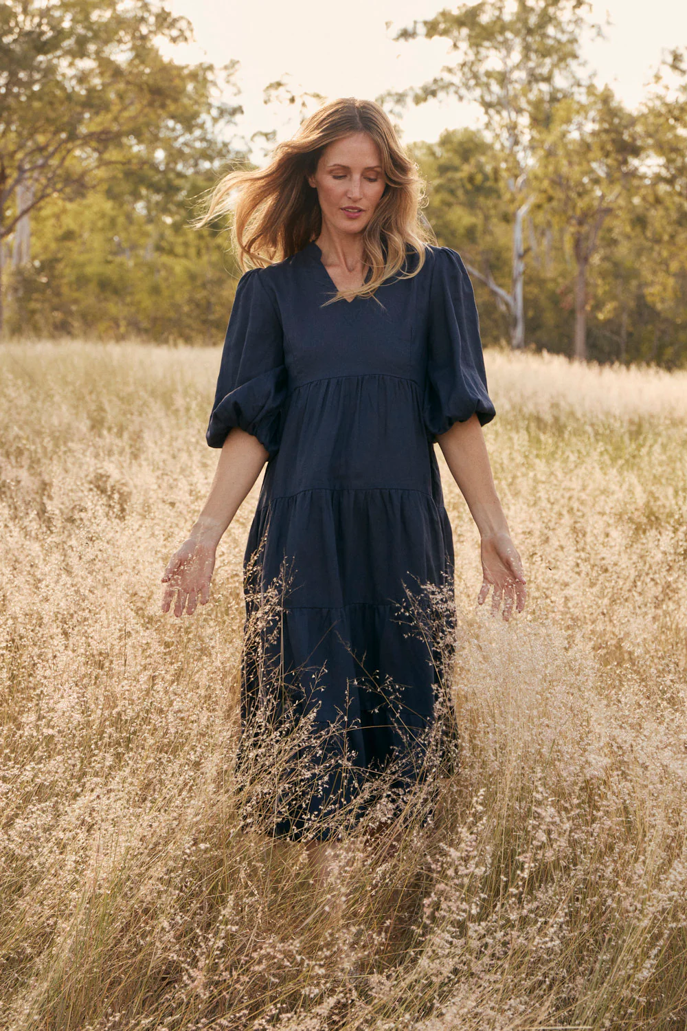 Sabre Linen V-Neck Dress in Navy - Image 4