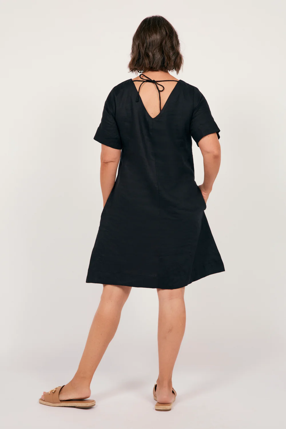 Tilly Linen 2-Way Tunic Dress in Black - Image 3