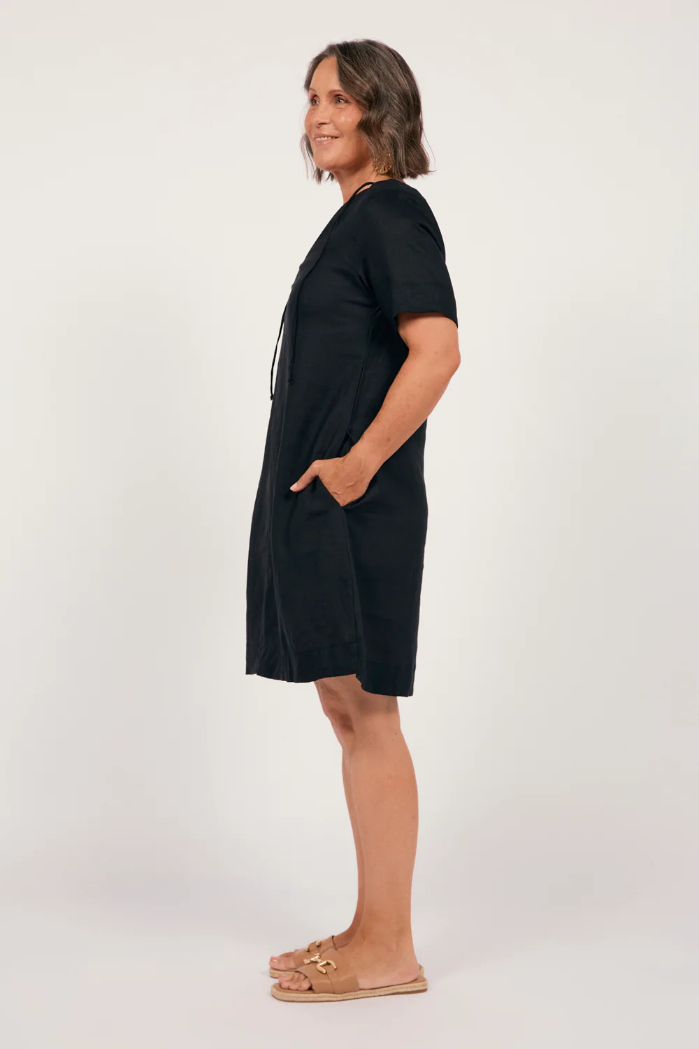 Tilly Linen 2-Way Tunic Dress in Black - Image 4