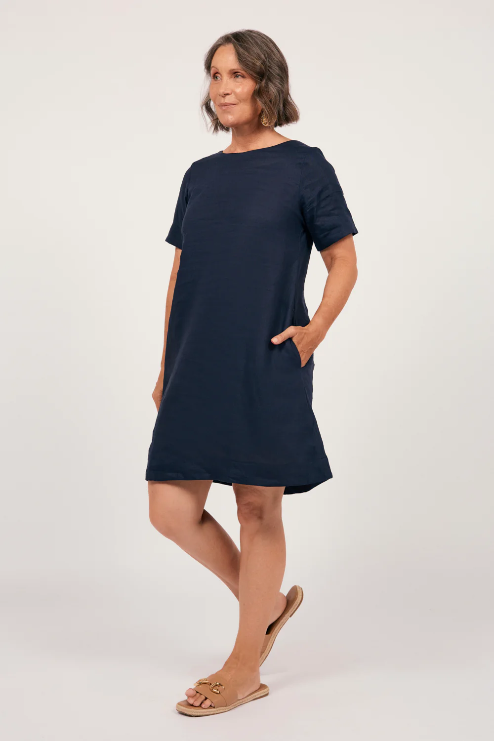 Tilly Linen 2-Way Tunic Dress in Navy - Image 6