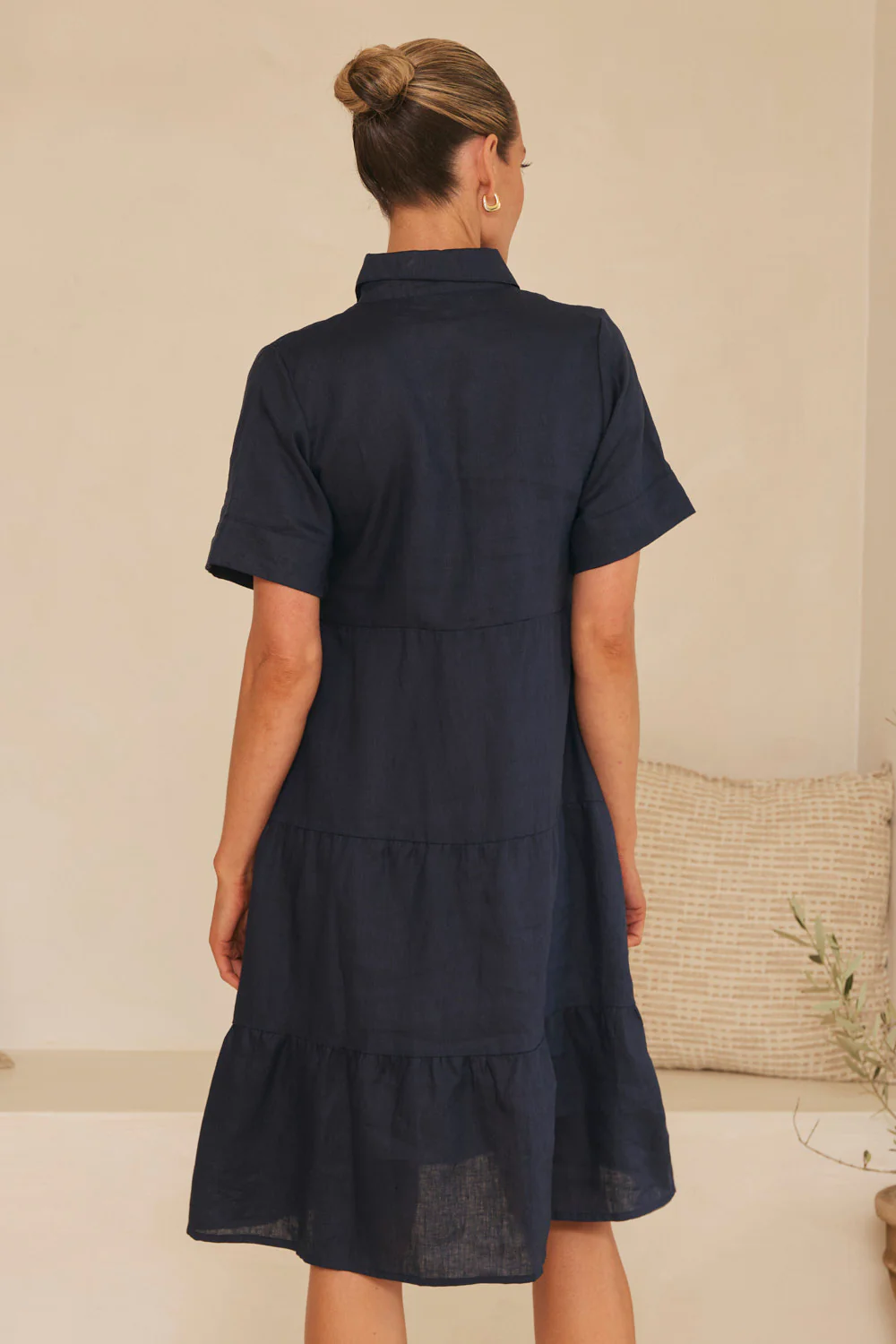Winslow Linen Knee-Length Dress in Navy - Image 5